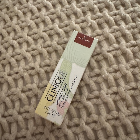 Clinique Pop Lip + Cheek Oil in Nude Honey - Picture 4 of 4